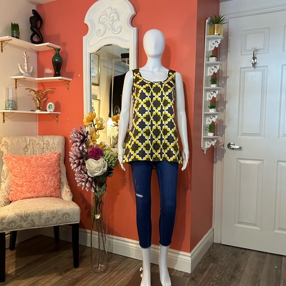 BEAUTIFUL, TORY BURCH Grey, yellow, and white sleeveless blouse. size 6 - Picture 12 of 16